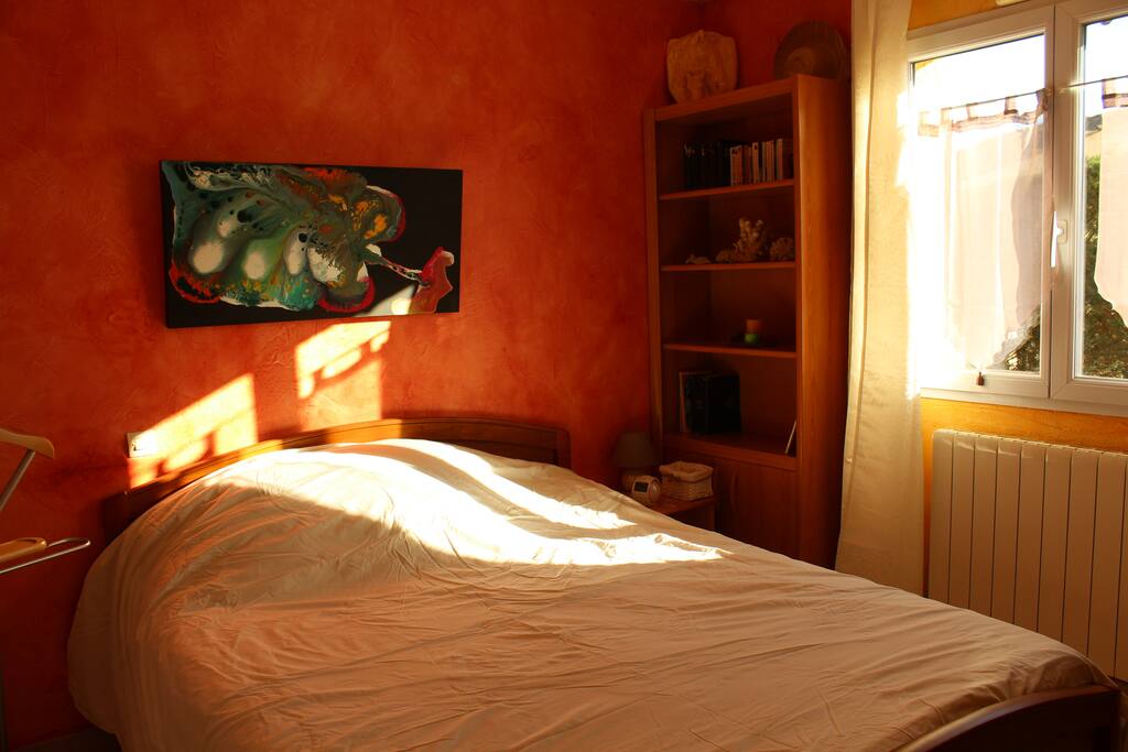 Lit 160 x 200 cms (1/2 pers.) excellente literie