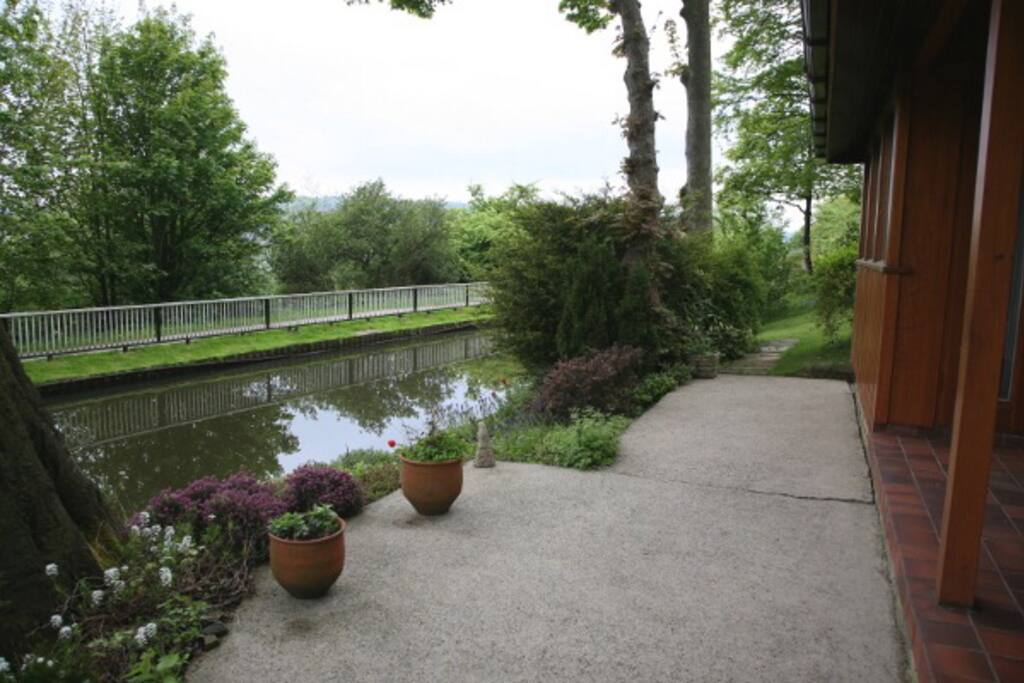 Patio terrace with view over canal