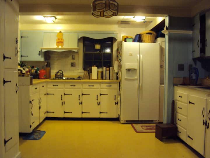 Comfy & Convenient Upstairs Spot - Newburyport, MA