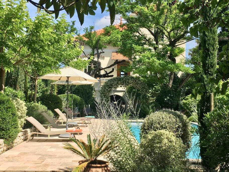 Pool & rest area