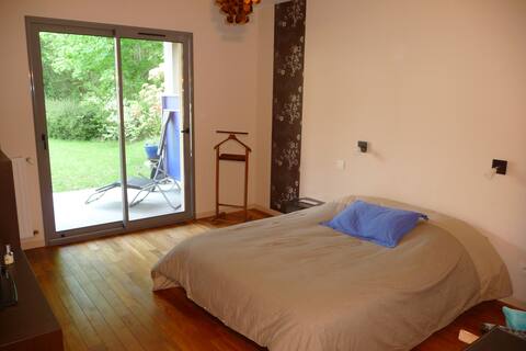 2 Bedrooms. B&B in Saint Saturnin