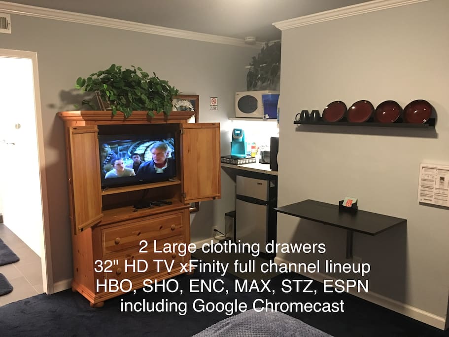 Entertainment center
32" HD TV Xfinity full channel lineup, HBO, SHO, ENC, MAX, STZ, ESPN, including Google Chromecast.