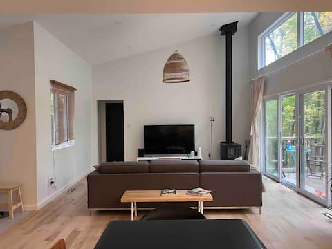 Successful Airbnb property: Rocky Ridge | Forest Hilltop Escape in Minden Hills