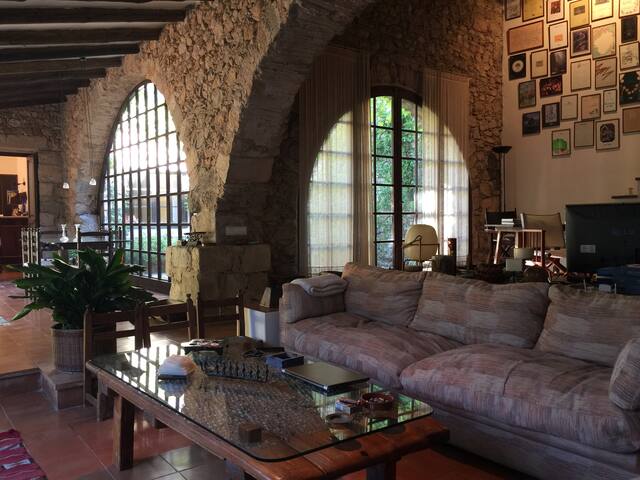 Antiguo pajar rehabilitado en Viladamat – gallery image 4