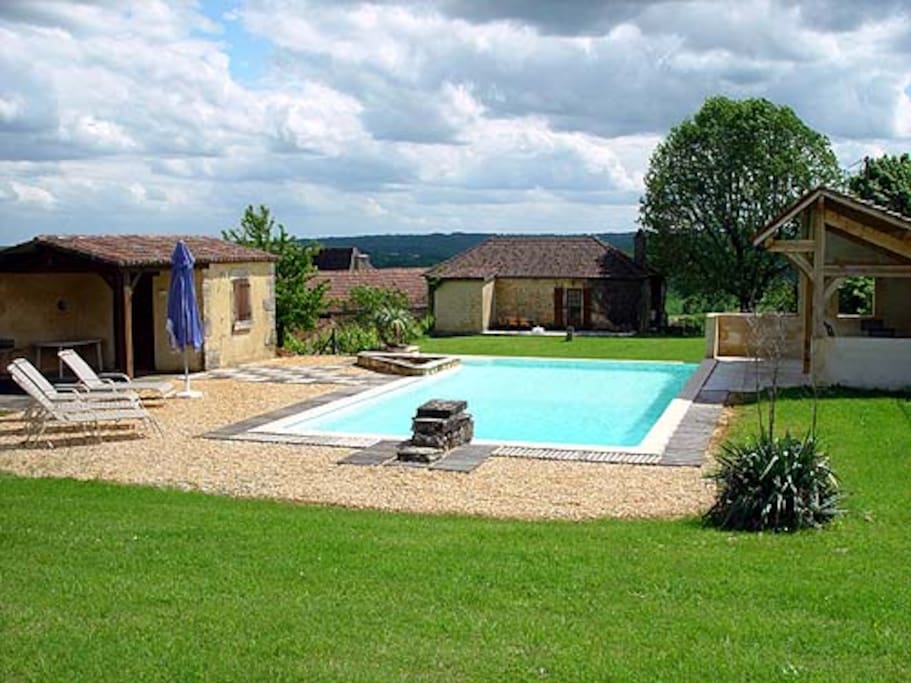Piscine a débordement
