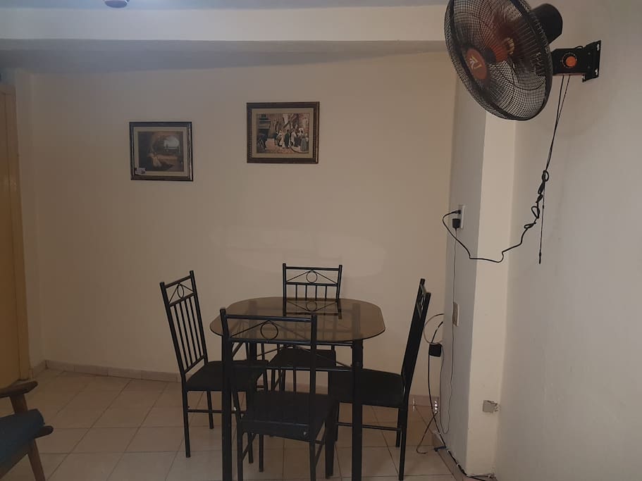 SALA PARA PLATICAR, CONVIVIR O JUGAR