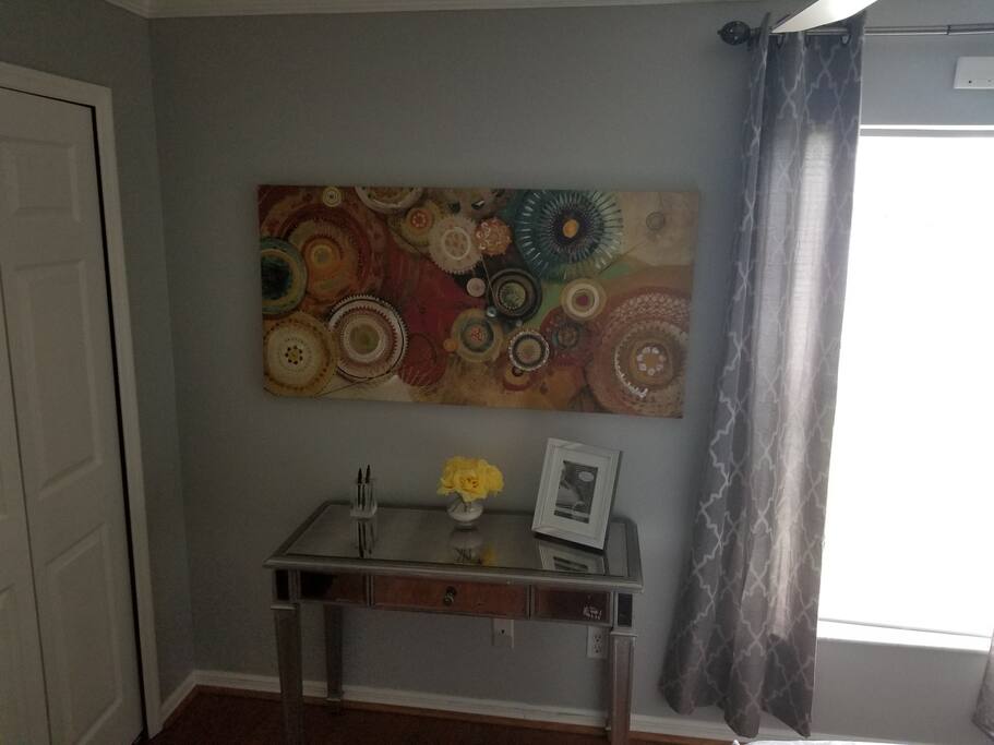 Guest Desk