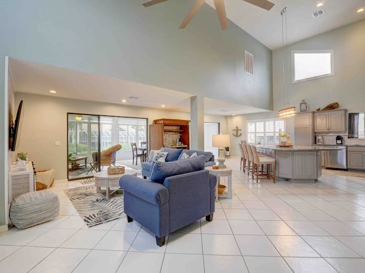 Seaside Escape Steps From Bonita Beach - Bonita Springs, FL