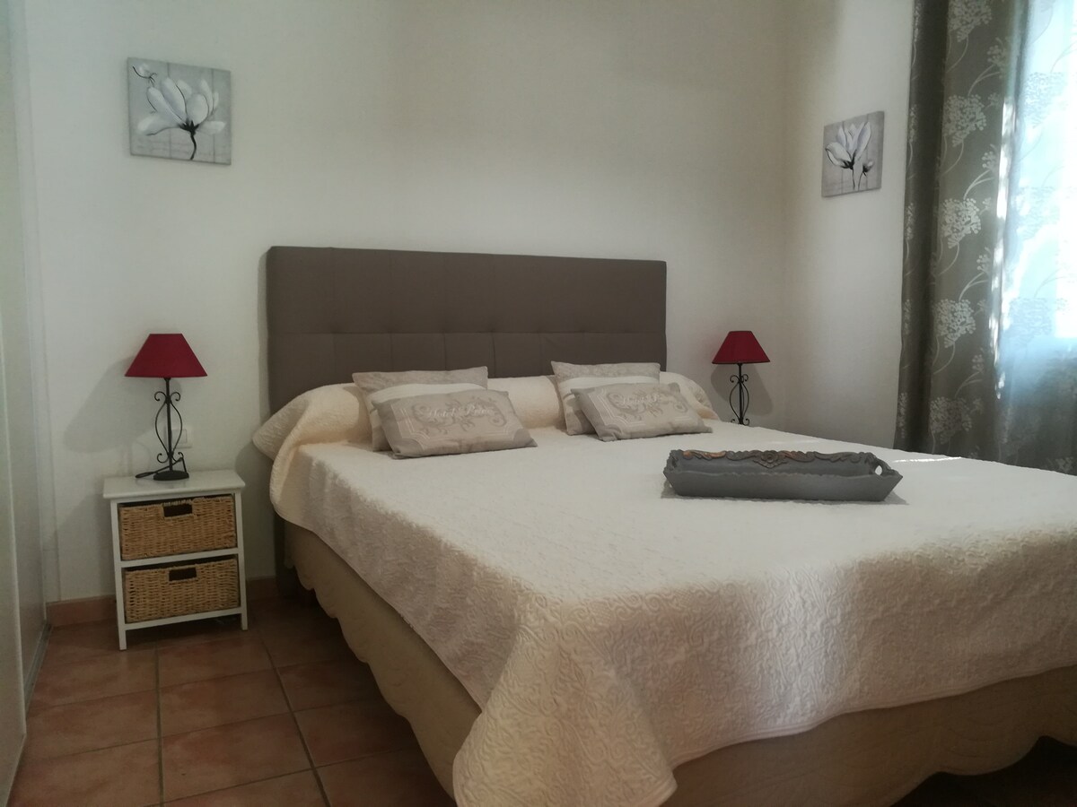 Спална соба1  со кревет од 160 см