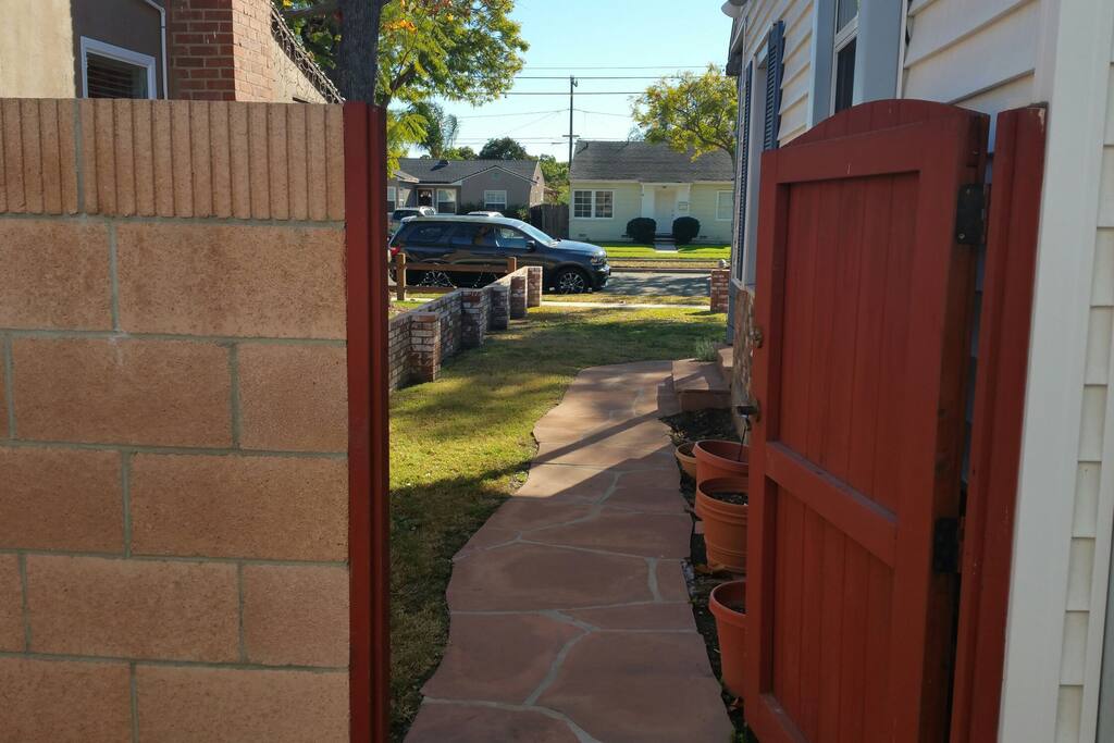 Welcome to Drew and Sherry's BnB! Here is the separate entrance just for you! :)