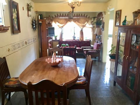 Casa colonial cerca del centro