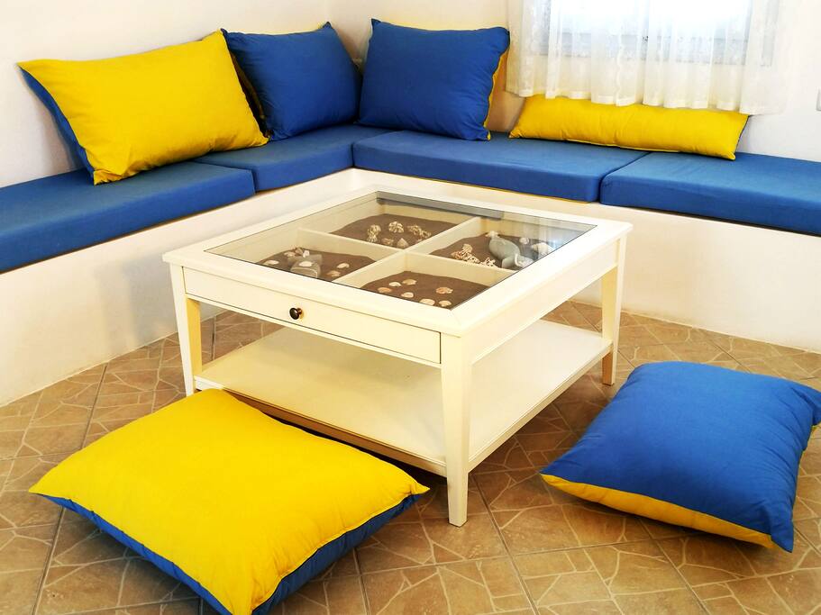 Spacious siting area
