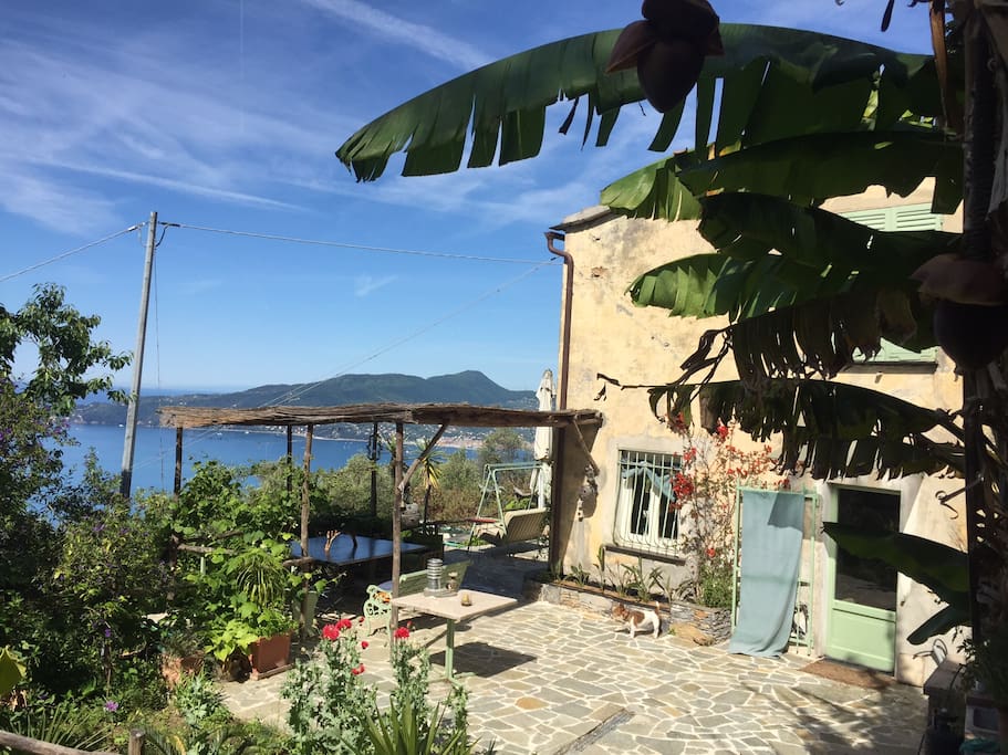 una vista della casa