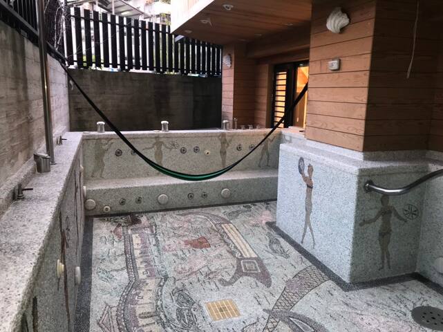 Unique New Wood Modern Luxury Design Home Business gallery image 5