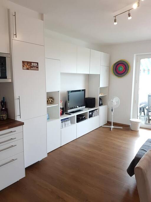 Kitchen + living room picture 3