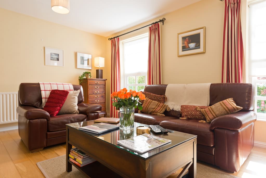 Comfortable, spacious sitting room.