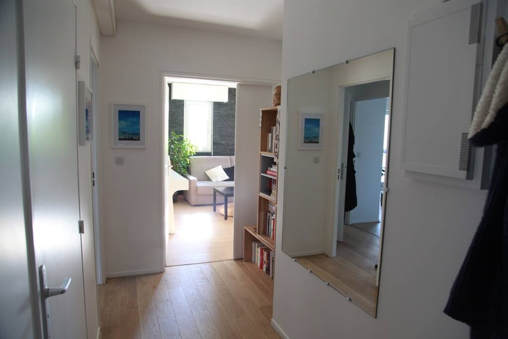 Entrance / Couloir d'entrée