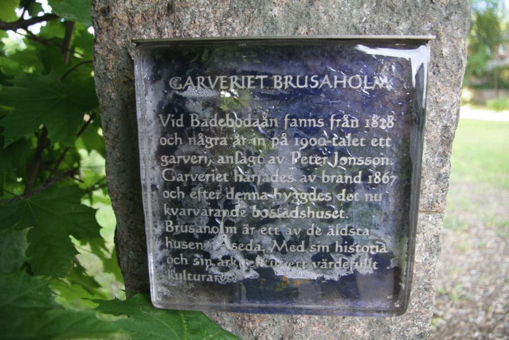 A sign about the history of the building, given to us by an organisation dedicated to local cultural heritage