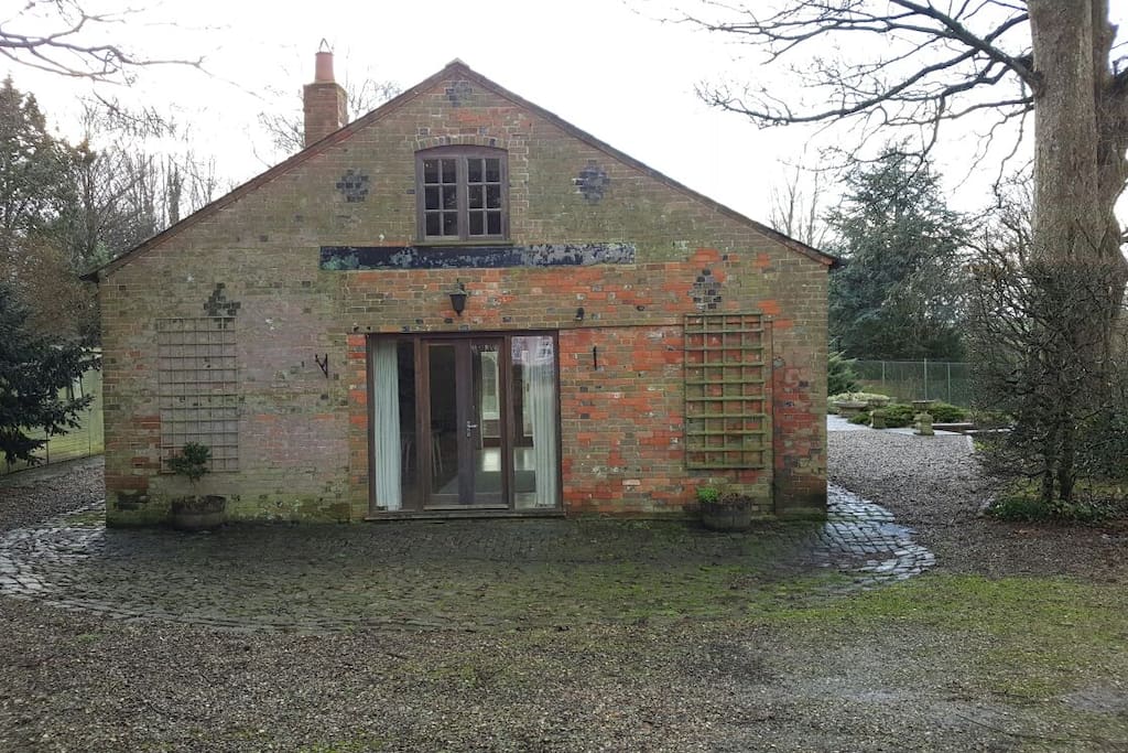 THE OLD COACH HOUSE