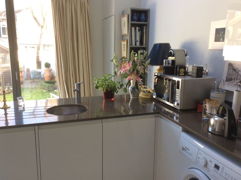 Kitchen/diner into quiet garden, use of microwave, fridge etc.
