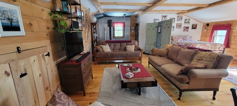 Inviting studio apartment above barn in Vermont