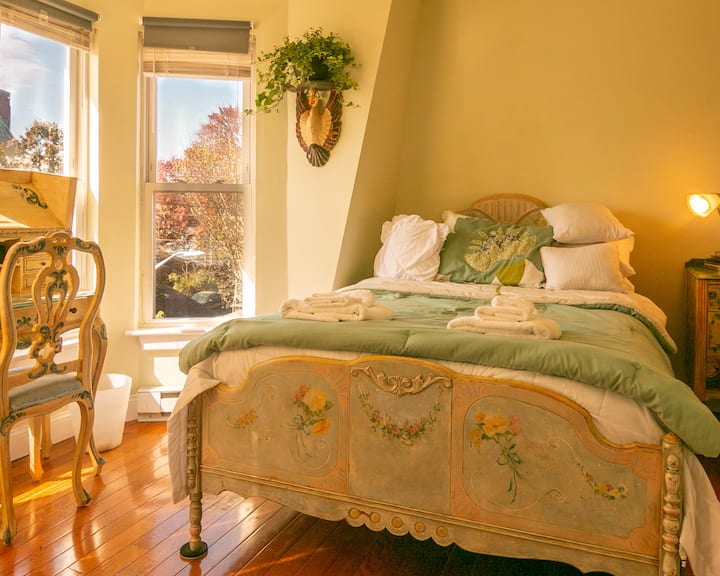 Comfortable full-size bed