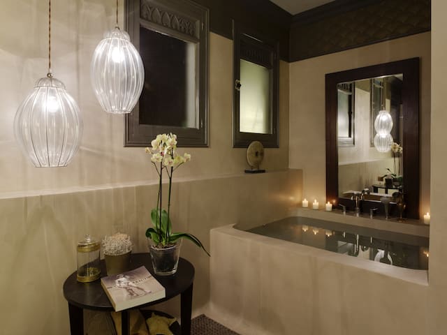 2 Luxury bedroom apartment