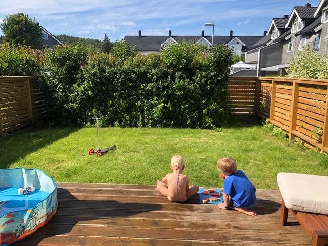 Naturnært rekkehus – idyll for familie/friluftsliv gallery image 4