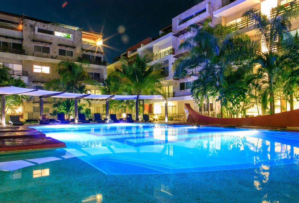 Hotel,Resort,Yard,Pool,Water