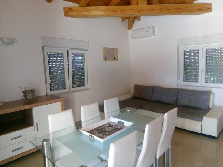 Remarkable villa in Central Dalmatia