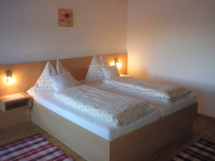 Schlafzimmer 2