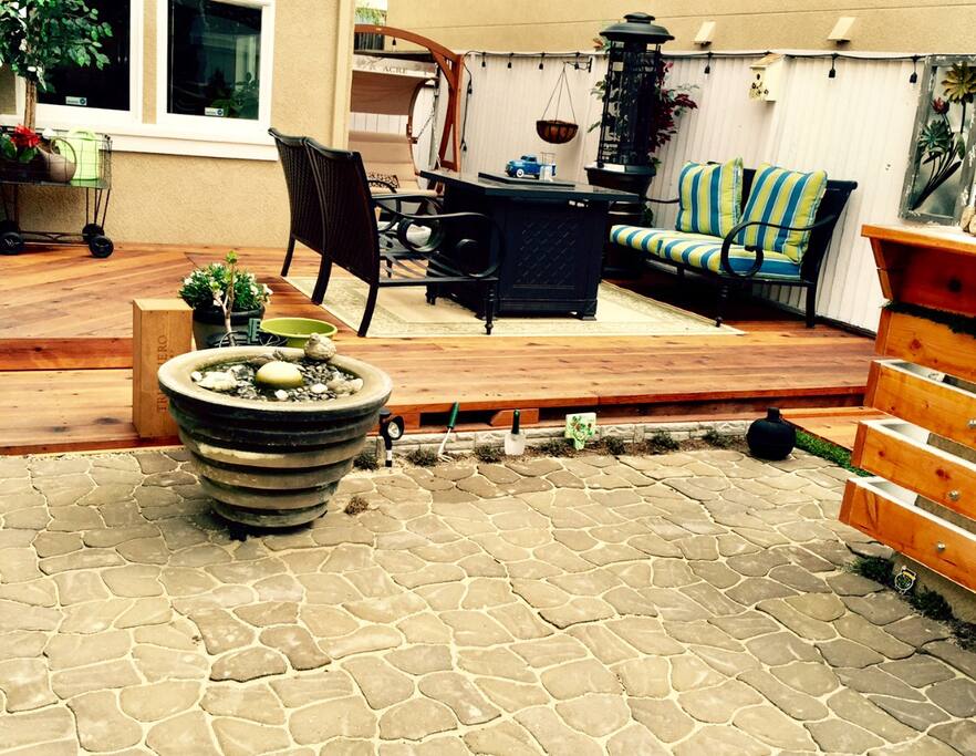 Welcome to our home. Enjoy the courtyard, fire pit, water fountain with a glass of wine!