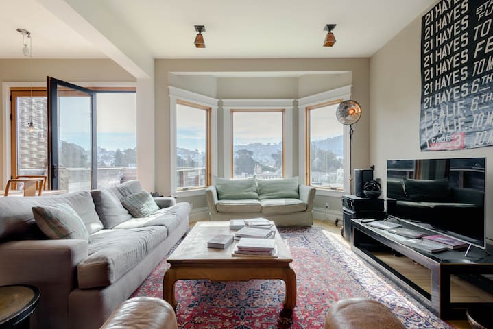 Gorgeous Serenity in the City with Views near Haight Ashbury Golden Gate Park gallery image 2