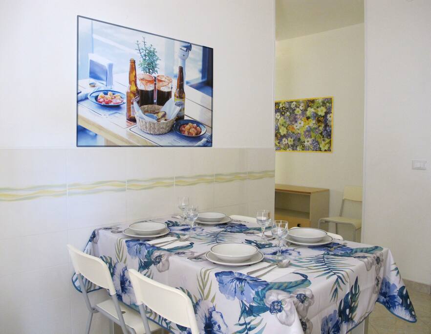 Cucina completa con TV-Sat e terrazzo