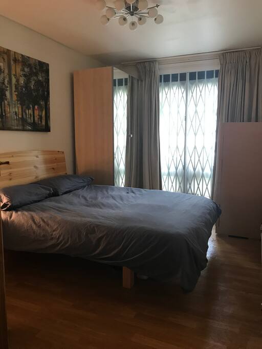 Double bedroom with wardrobe space