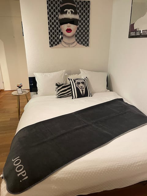 Boutique studio apartment, independent