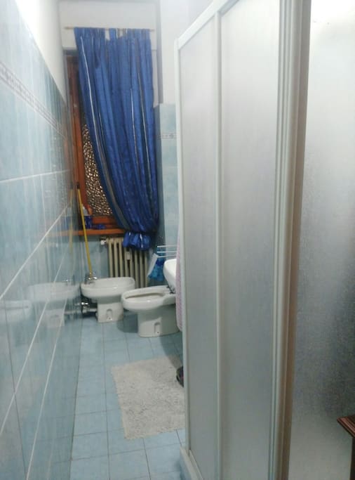 Bagno con doccia