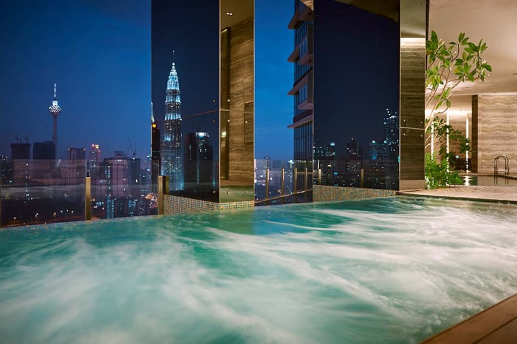 Infinity pool with KLCC view @SKY Club level 33A