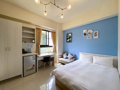[In-room washing machine + balcony] Nearby Zhongjie Double Room · Wenqing Favorite