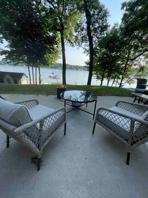 Lakefront Views Fire Pit Fishing Sleeps 12
