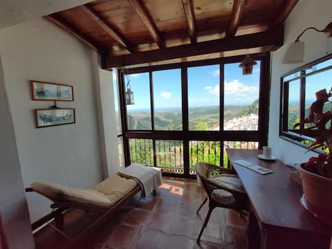 Top performing Airbnb: Lucia's home, beach and mountains. in Casares