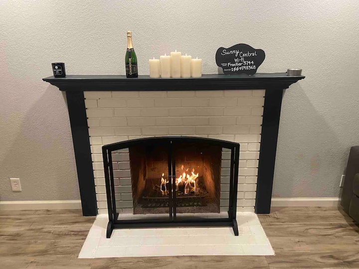 * Sunny Central Home With Style* - Novato, CA