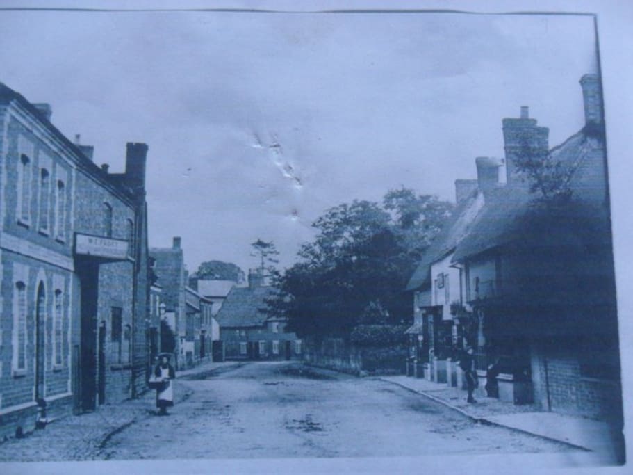 Long Buckby was once a shoe manufacturing village - house is second on the left, WE frost