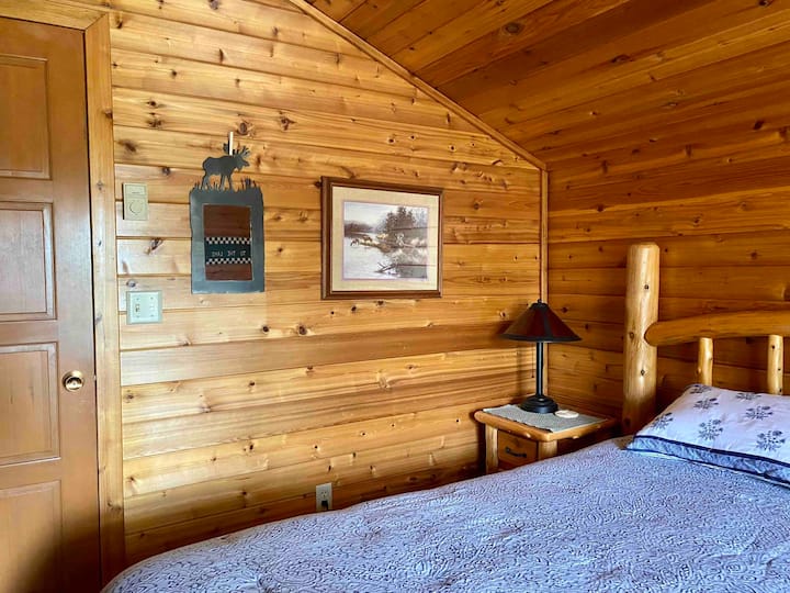 Authentic Minnesota Cabin with Sun Porch Cabins for Rent in Brainerd