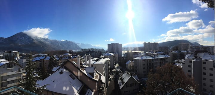 Annecy Golden Triangle Private Room overlooking the Lake