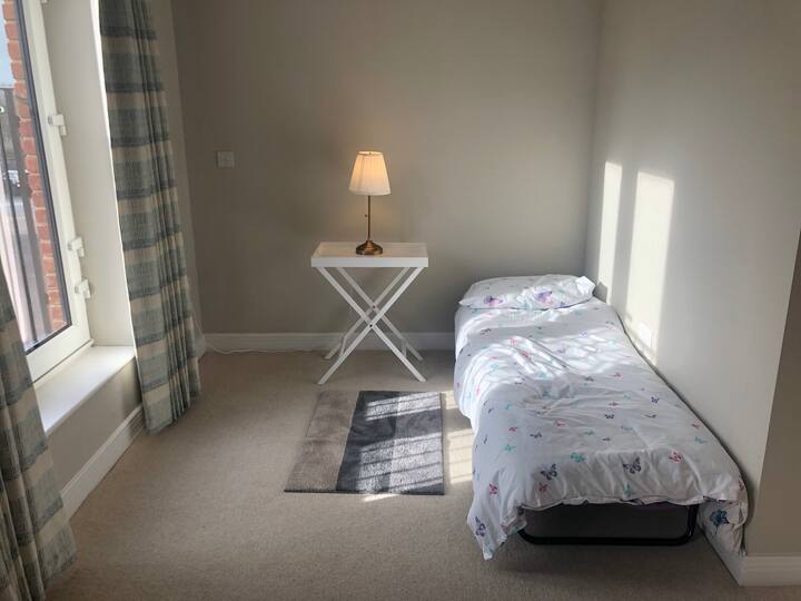 卧室3 （注：床适合15岁以下儿童或小成年人）