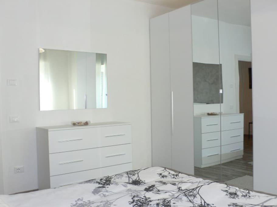 camera con letto matrimoniale -
bedroom with double bed