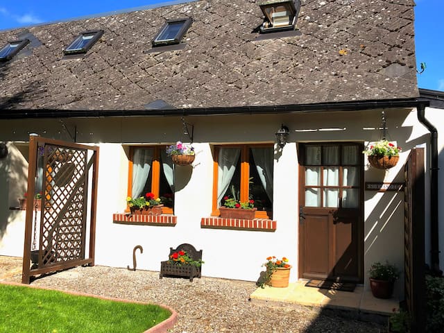 Gite cottage 'Normandie' at Le Vieux Presbytère.