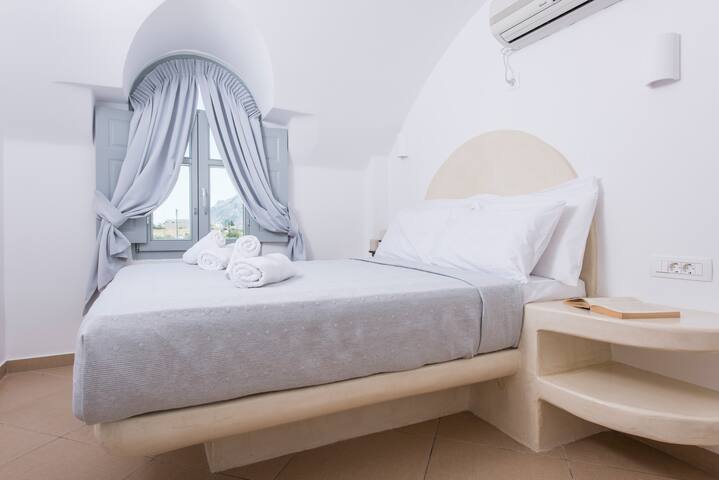 Anafi Villa at Secret Earth Santorini gallery image 4