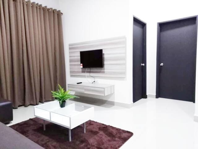 Muslim Homestay with POOL and WiFi at KB central